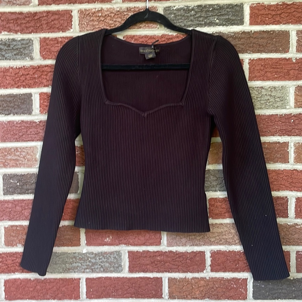 NWTGS- HOUSE OF HARLOW Medium black longsleeved ribbed/thick material (cropped)